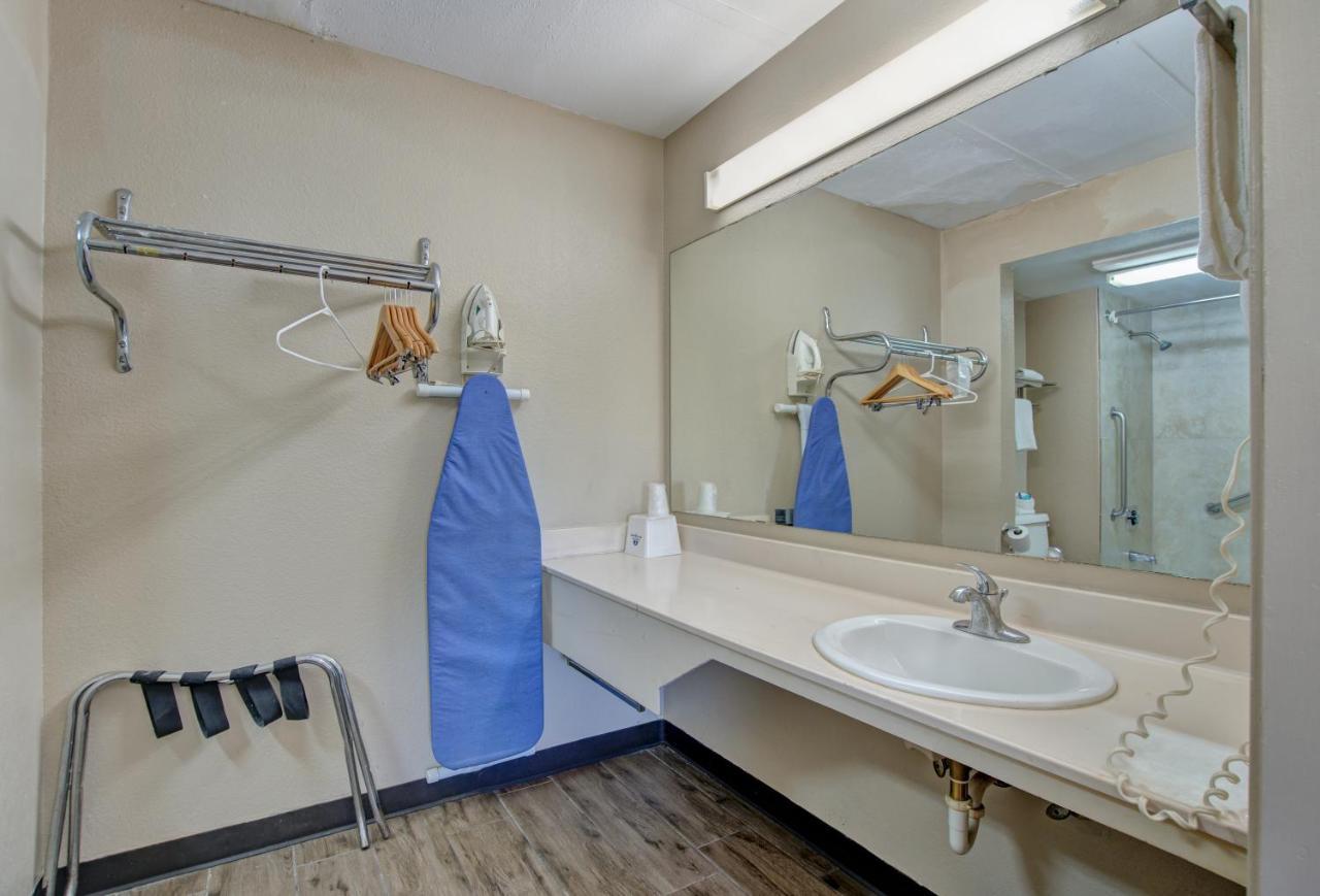 Americas Best Value Inn Laredo Luaran gambar