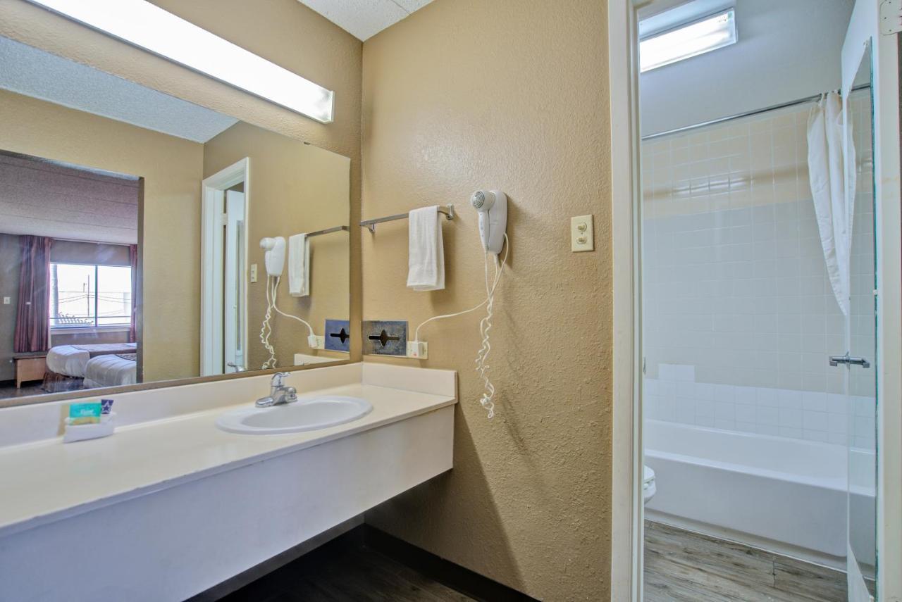 Americas Best Value Inn Laredo Luaran gambar