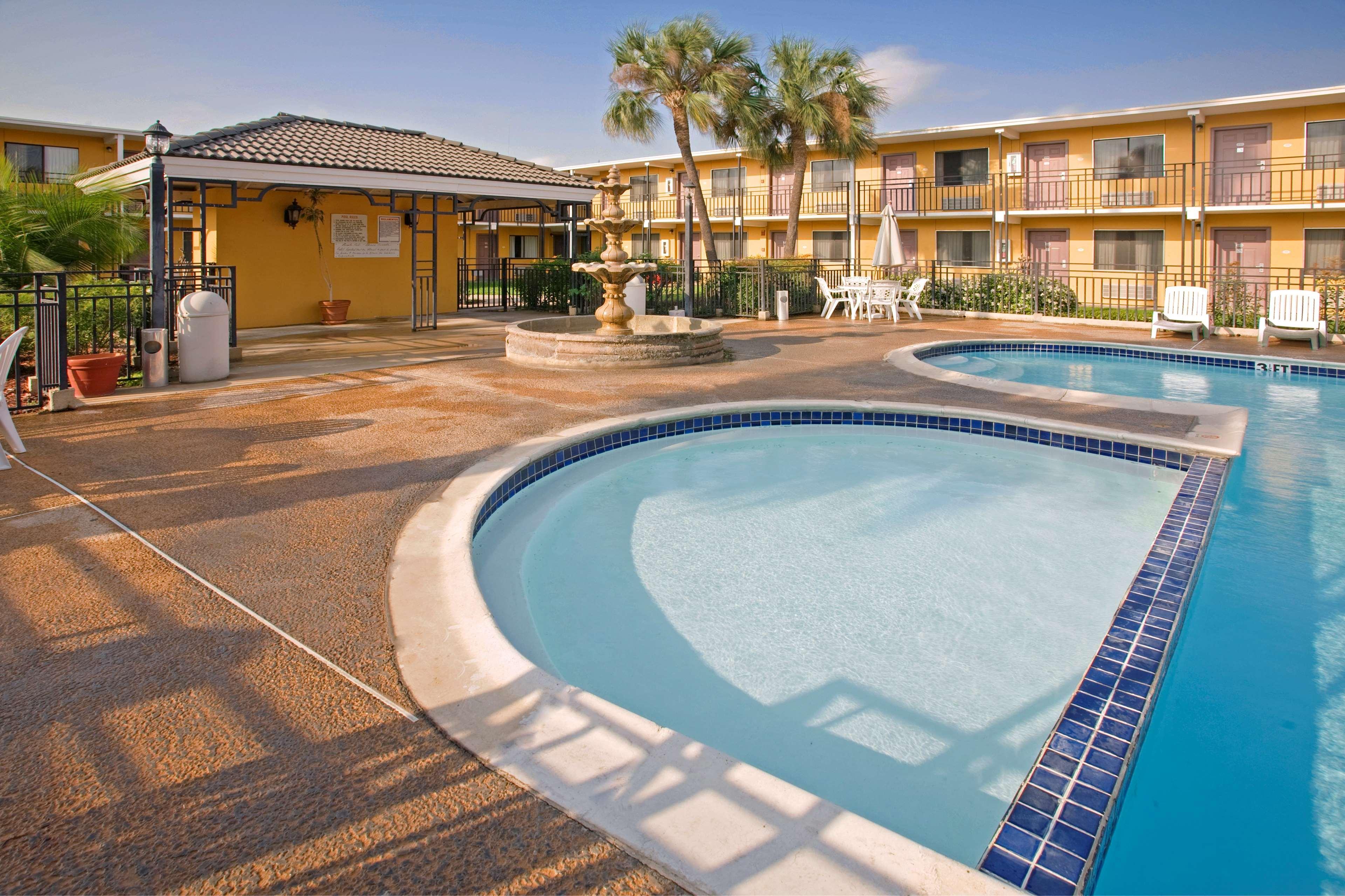 Americas Best Value Inn Laredo Luaran gambar